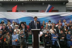 В Великих Луках прошел Военный парад