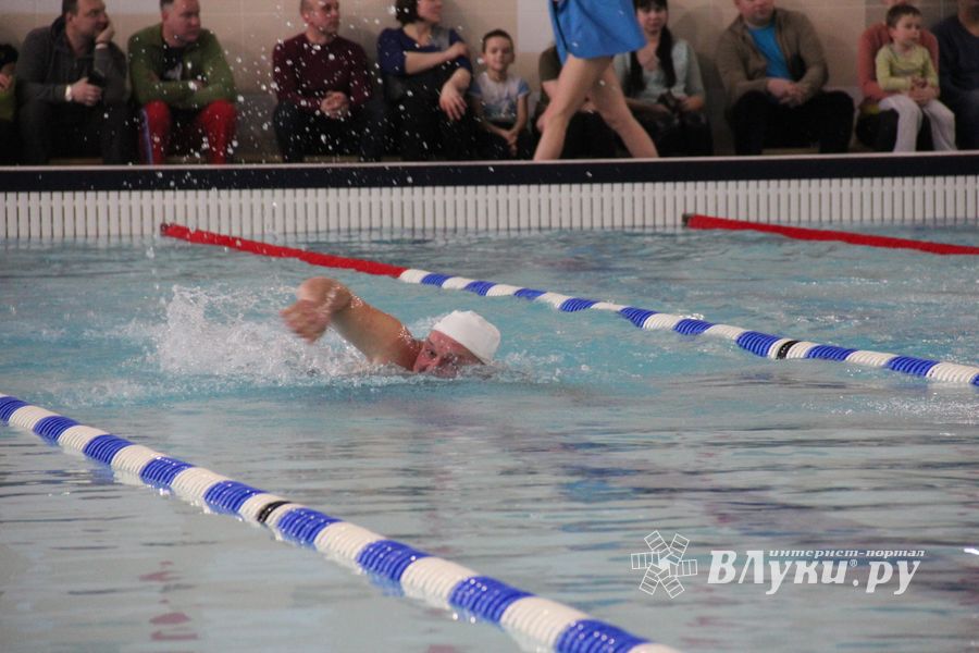 В Великих Луках прошло Первенство города по плаванию (ФОТО)