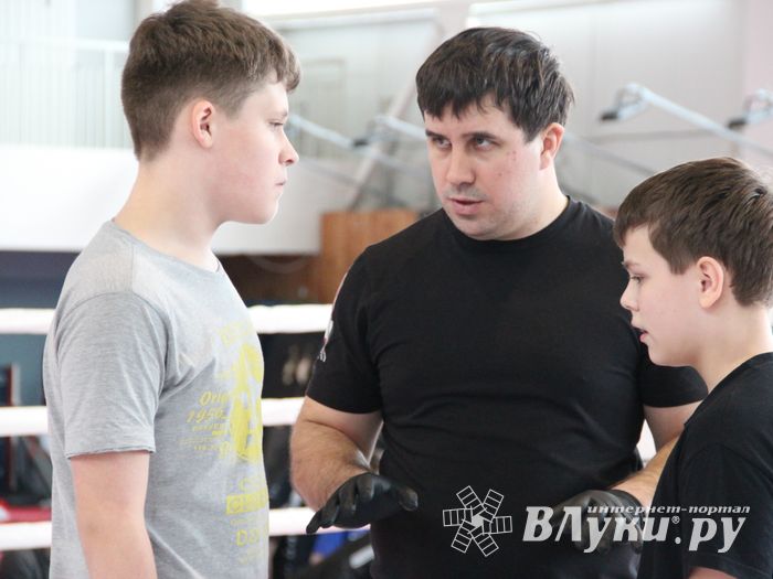 Открытый кубок по смешанному боевому единоборству ММА прошел в Великих Луках (ФОТО)