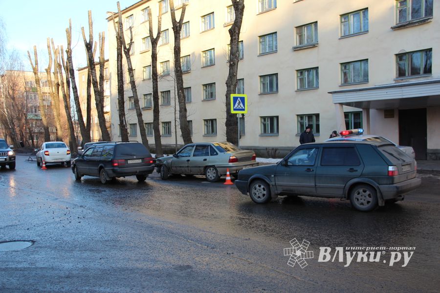 ДТП на Зверева в Великих Луках (ФОТО)