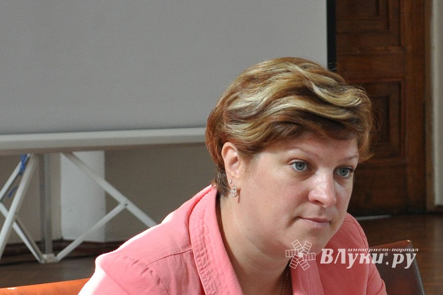 В Великих Луках состоялась встреча уполномоченного по правам ребёнка в Псковской области Н.В. Соколовой с представителями городских структур (фото)