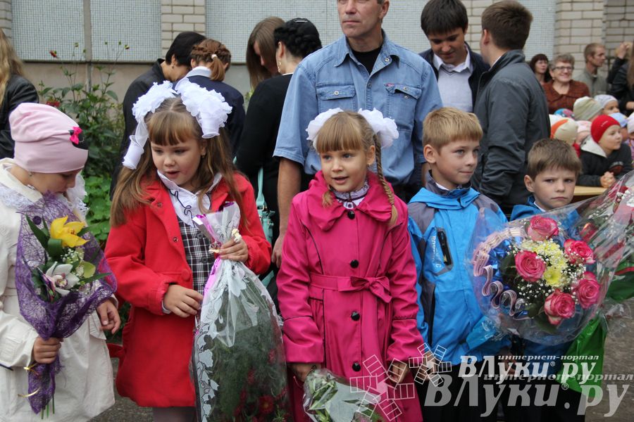 Школы города отметили 1 сентября (фото)