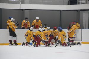 Хоккейные матчи чемпионатов города Великие Луки и Псковской области по хоккею прошли в СОК «Айсберг» (ФОТО)