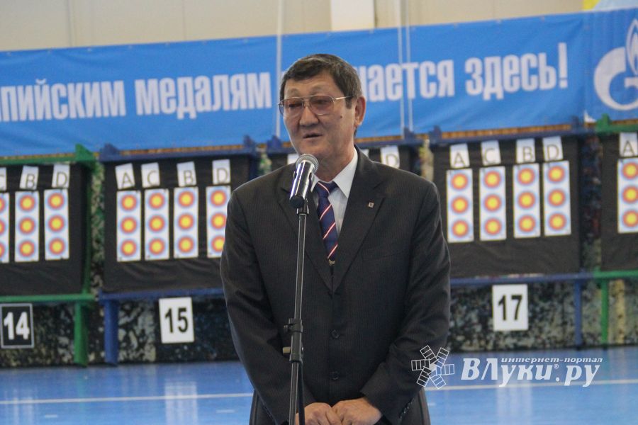 В Великих Луках состоялось открытие Чемпионата России по стрельбе из блочного и классического лука (фото)