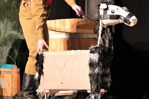 Кони стоят пьяные, хлопцы запряженные — в ГДК Ленина сыграли «Свадьбу в Малиновке» (ФОТО)