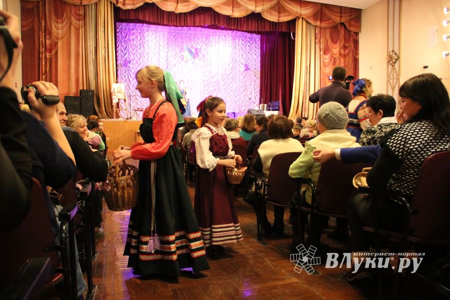 В Великих Луках состоялся праздничный концерт «В Светлый праздник Рождества» 