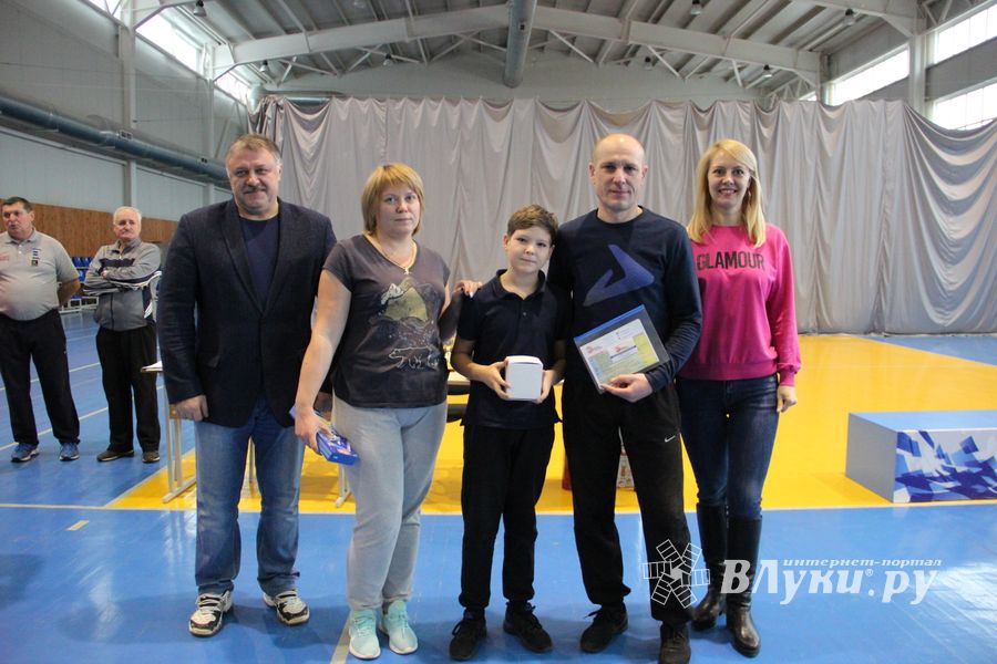 Семейные соревнования «Папа, мама, я – спортивная семья» прошли в Великих Луках (ФОТО)