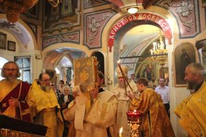 Епископ Сергий (Булатников) возглавил Божественную литургию в Казанском храме города Великие Луки (ФОТО)