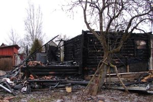 Нарушение правил пожарной безопасности стало причиной пожара в Порховском районе (фото)