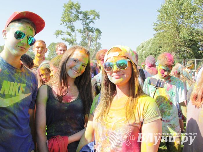 Яркие эмоции «ColorFest» в Великих Луках (ФОТО)