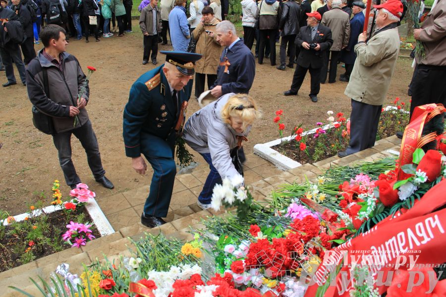 В Великих Луках почтили память погибших в Великой Отечественной войне