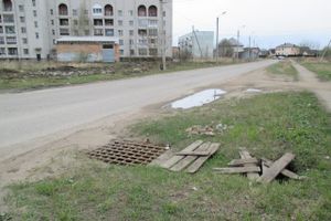 До Лаврино в Великих Луках субботник не дошёл...