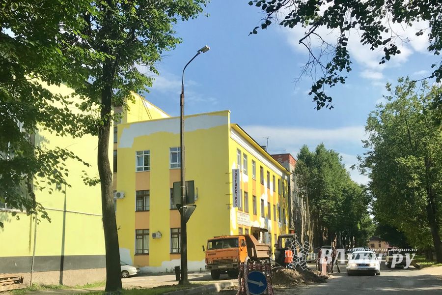 В Великих Луках перерыта дорога (ФОТО)