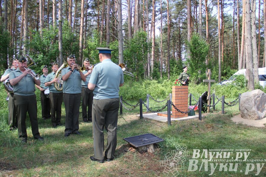 Торжественная церемония закладки Камня Памяти у деревни Каськово