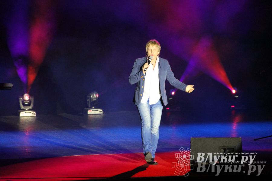 ДК ЛК Великие Луки: Две звезды в одном концерте (фото)