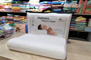 Кот Барон приготовил подарки для женщин