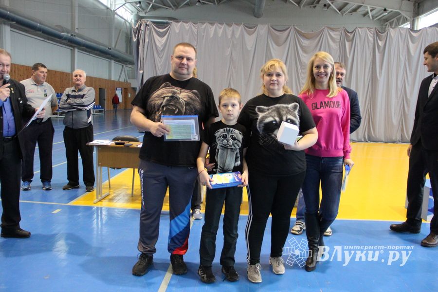 Семейные соревнования «Папа, мама, я – спортивная семья» прошли в Великих Луках (ФОТО)