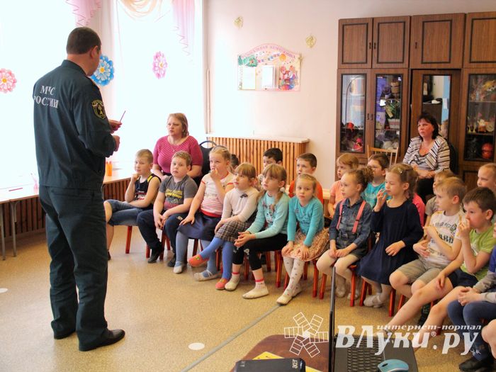 Воспитанники детского сада «Берёзка» встретились с сотрудником МЧС (ФОТО)
