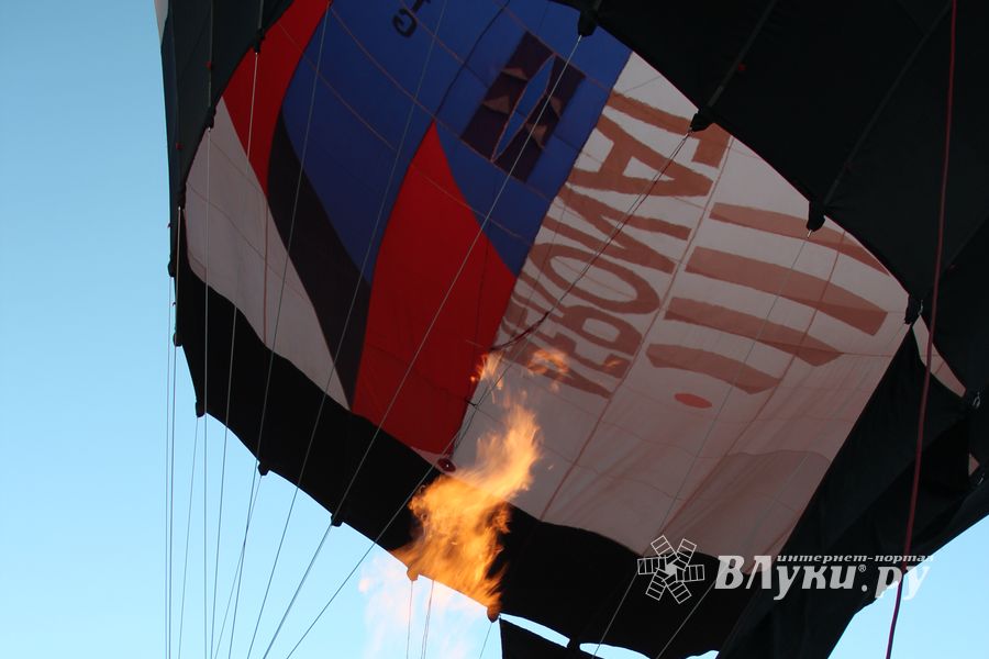 22-я Международная встреча воздухоплавателей завершилась традиционным ночным свечением аэростатов (ФОТО)