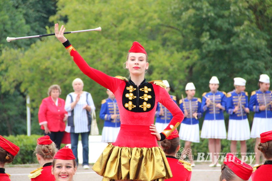 В Великих Луках проходит ​Международный фестиваль-конкурс среди мажореток и барабанщиц (ФОТО)