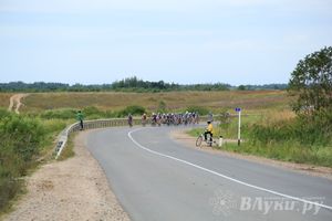 В Великих Луках состоялось награждение победителей Чемпионата России по велоспорту в парной гонке (фото)
