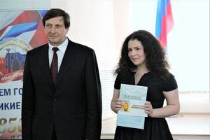 Лучших выпускников Великих Лук наградили «Золотыми парусами» (ФОТО)