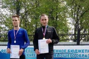 В Великих Луках на легкоатлетических соревнованиях одними из победителей стали полицейские (ФОТО)