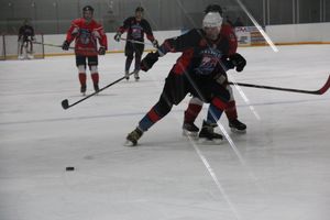 Памятный турнир по хоккею прошел в великолукском «Айсберге» (ФОТО)