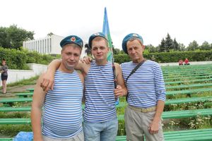 В Великих Луках отмечают День ВДВ (ФОТО)