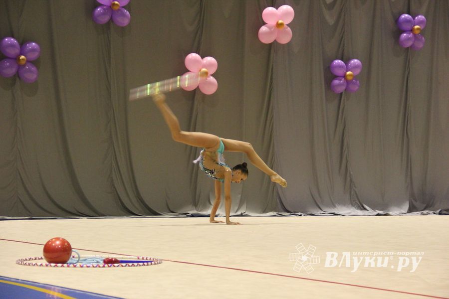 В Великих Луках завершился первый день соревнований Открытого Первенства города по художественной гимнастике (ФОТО) (0+))