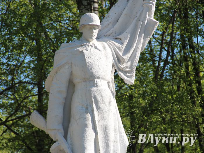 Юные великолучане почтили память бойцов Великой войны (ФОТО)