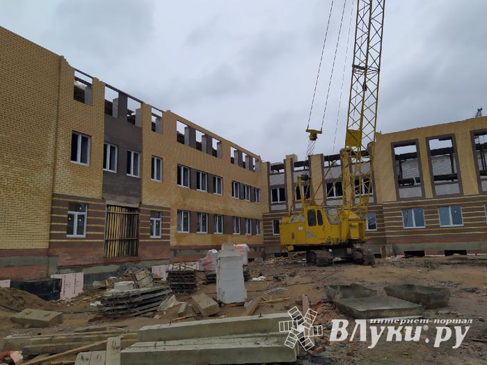 Руководству Великих Лук поручено ускорить строительство школы (ФОТО)
