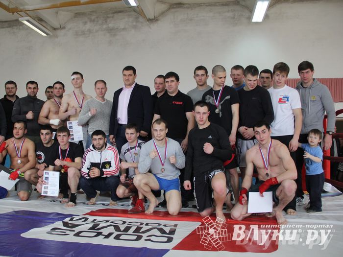 В Великих Луках прошел Чемпионат области по смешанному боевому единоборству (фото)