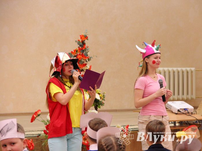 Зачем самых младших учеников 13-й школы испачкали мелом (ФОТО)