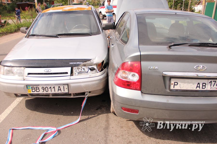 ДТП  на у. Яна Арно в Великих Луках (ФОТО)
