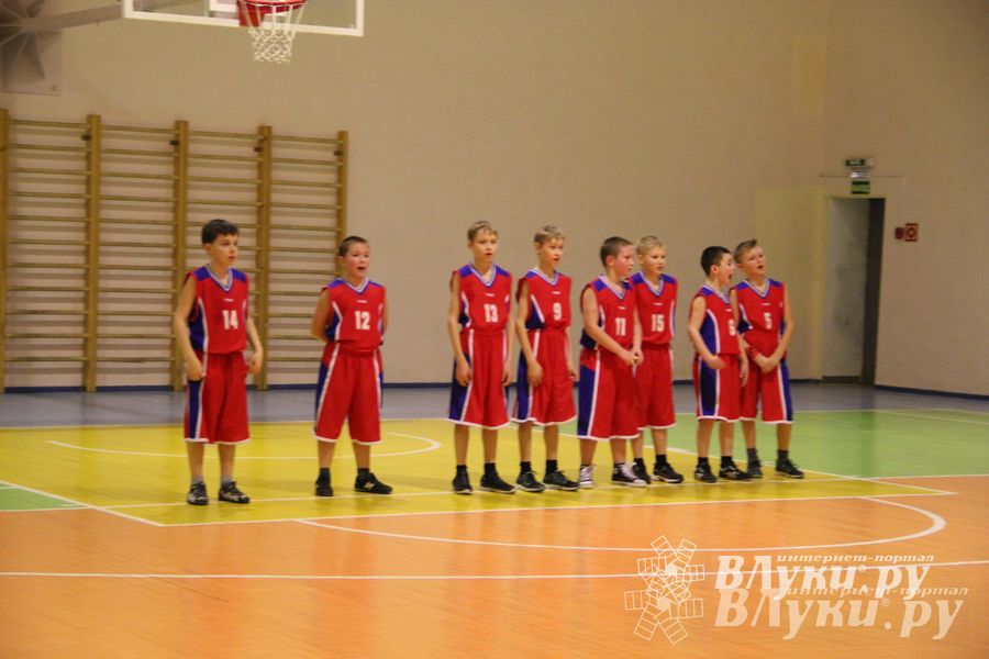 Великолукские баскетболисты стали победителями междугородних соревнований по баскетболу