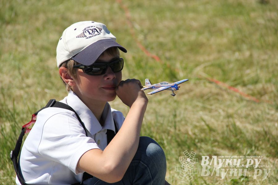 В Великих Луках прошел Фестиваль авиамодельного спорта (фото)