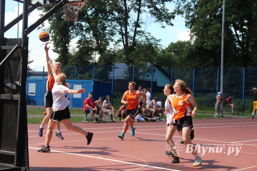 В Великих Луках прошёл Олимпийский День (ФОТО)