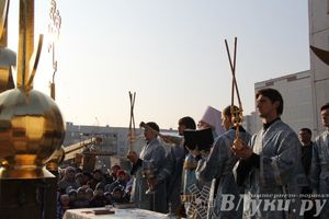 У храма святителя Тихона теперь есть освященные кресты