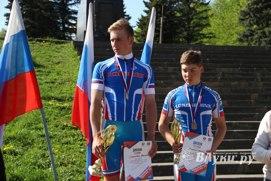 В Великих Луках чествовали лучших велосипедистов (ФОТО)
