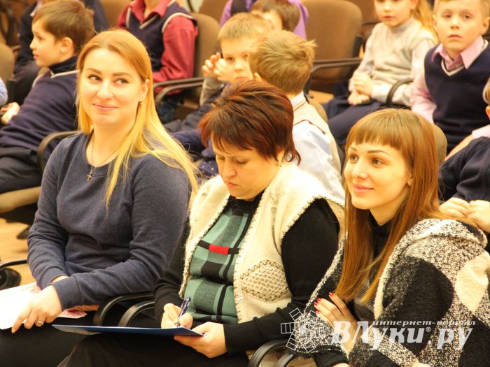 В школе №13 прошёл конкурс «А ну-ка, девочки!» (ФОТО)