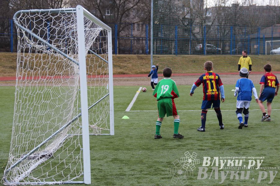 В Великих Луках прошел международный детский турнир по футболу «Наши надежды»