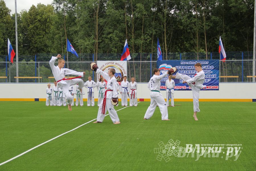 Открытие физкультурно-оздоровительного комплекса в Великих Луках (фото)