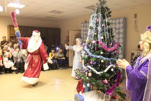 Новогодние утренники в Великих Луках продолжаются (ФОТО)