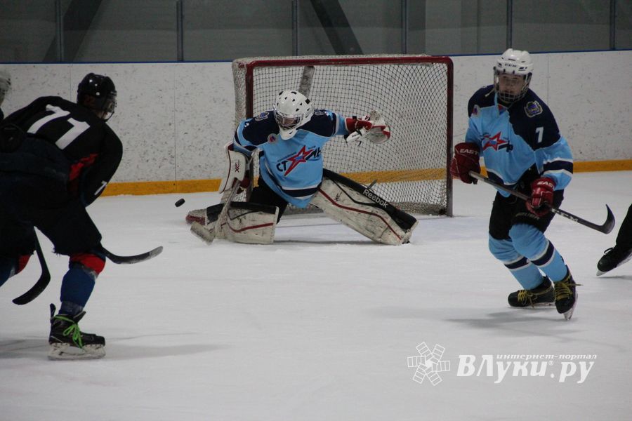 Великолукские хоккеисты в шаге от финала (ФОТО)
