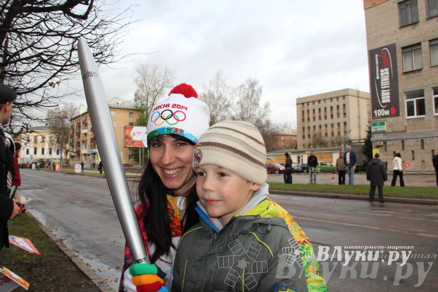Эстафета Олимпийского огня в Изборске и Пскове