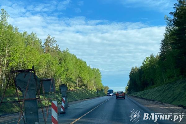 Реверсивное движение вводится на участке автодороги А-122 в Псковской области