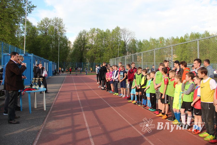 В Великих Луках прошёл Чемпионат по дворовому футболу (ФОТО)