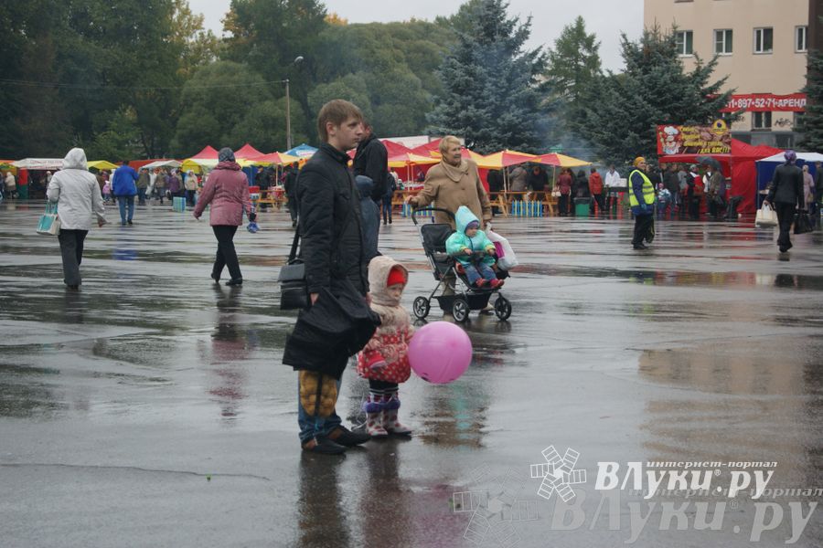 ​Универсальная торговая ярмарка «Осень – 2014» состоялась  в Великих Луках