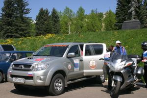 Члены Международный автопробега прибыли в Великие Луки 